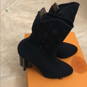 Louis Vuitton silhouette boot size 39.